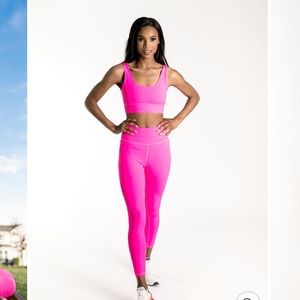IVL Collective Chi Co Legging - Neon Pink